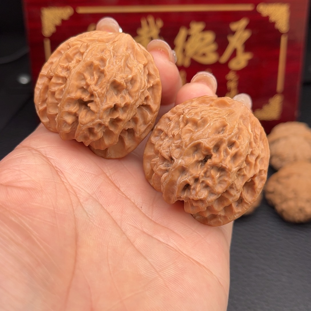 文玩核桃吊坠苹果