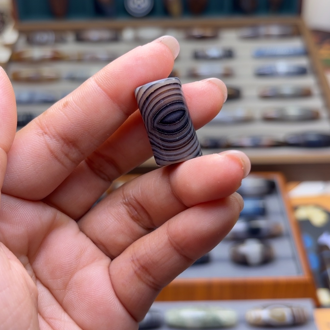 赵****玛瑙/玉髓未镶嵌颈饰