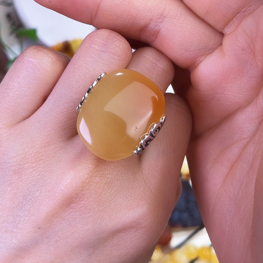 琥珀珠宝奇石未镶嵌，