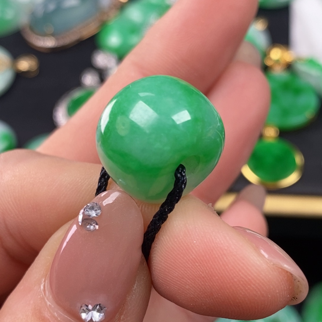 翡翠颈饰未镶嵌卡16