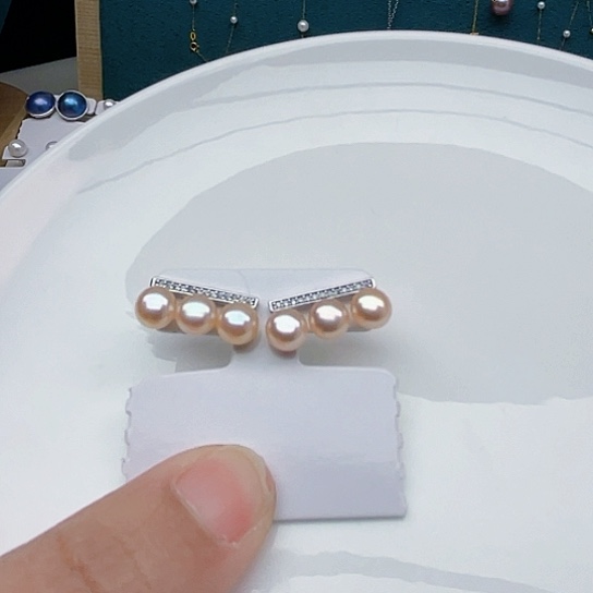 淡水珍珠耳饰未镶嵌