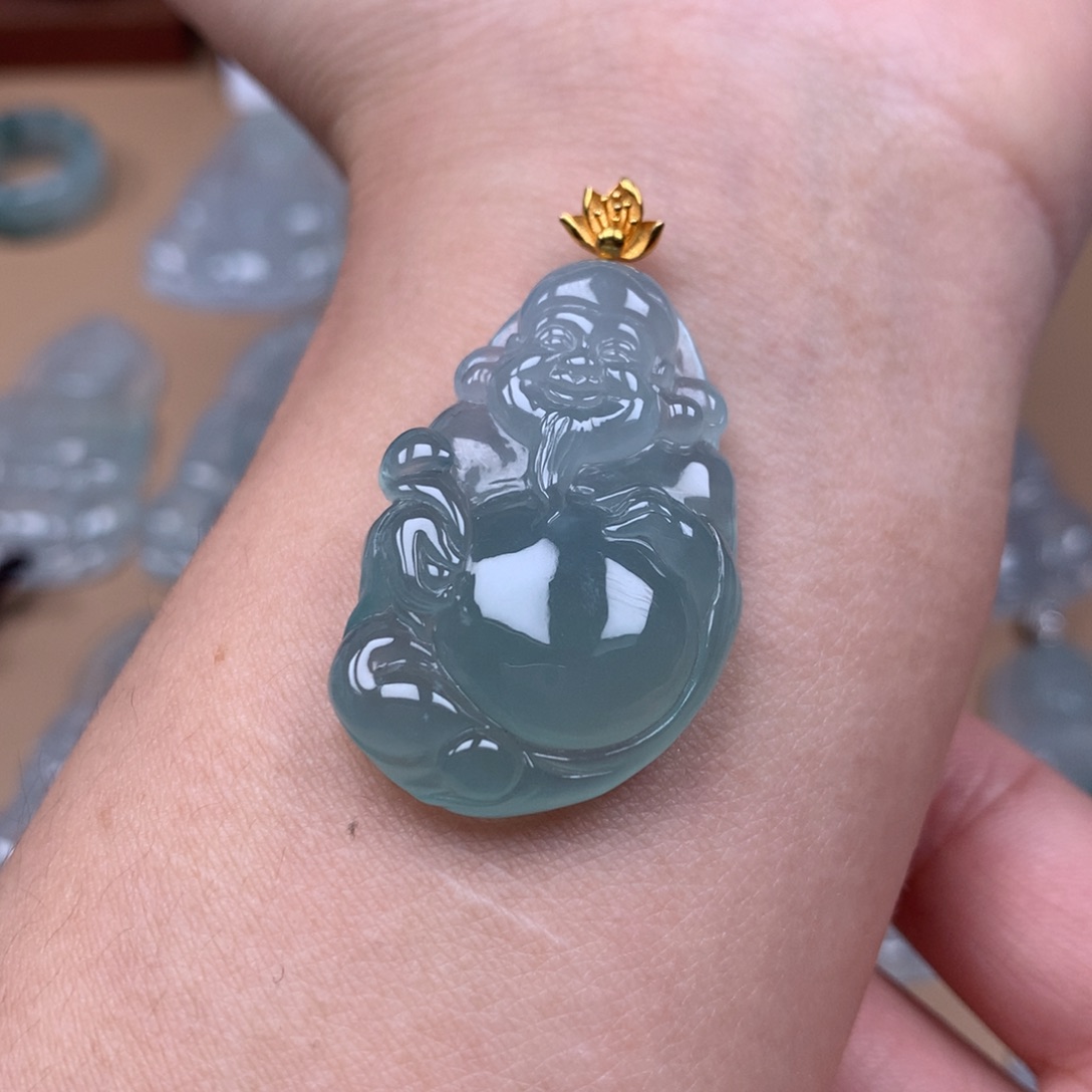 翡翠18K金镶嵌颈饰缅甸翡翠A货