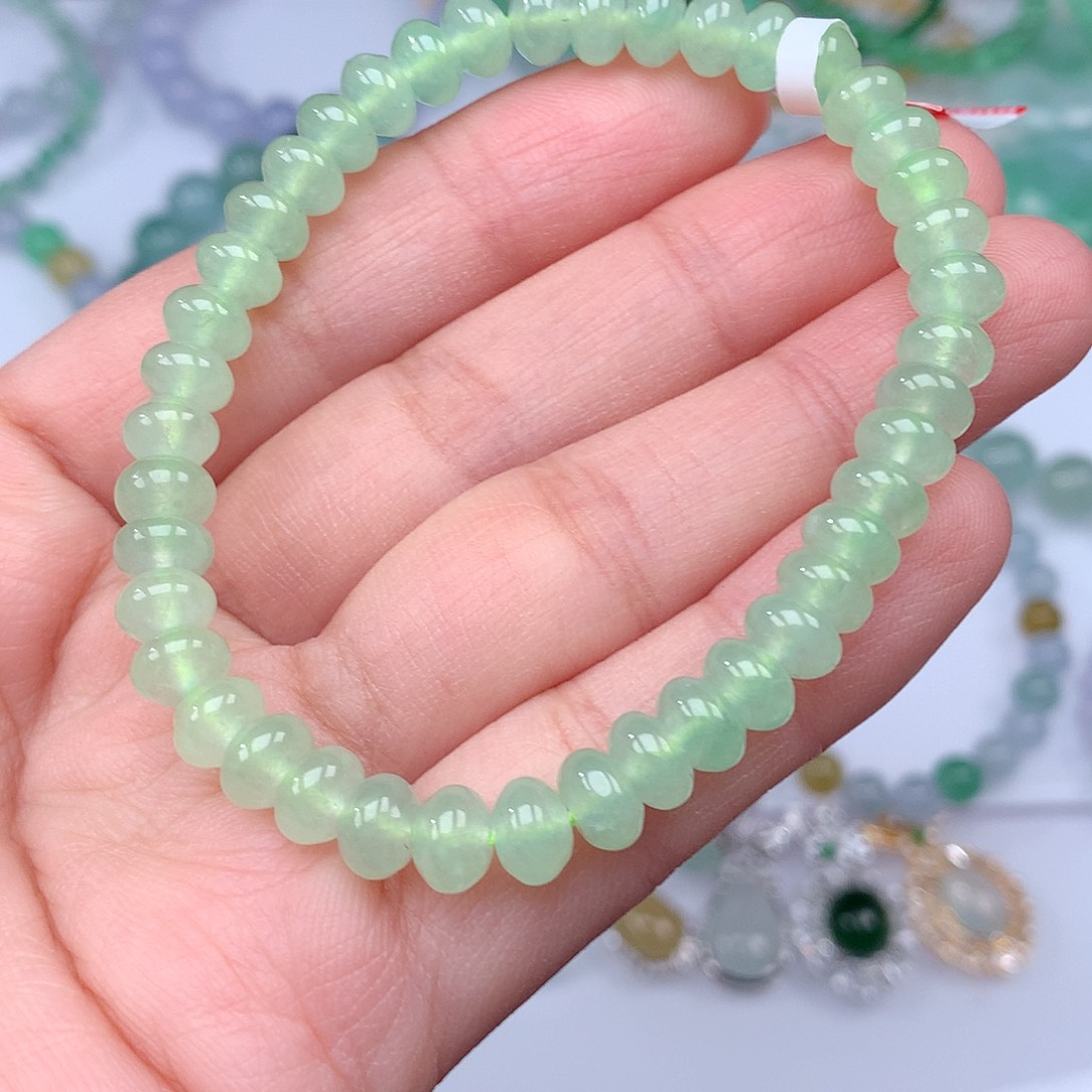 翡翠手链未镶嵌翡翠