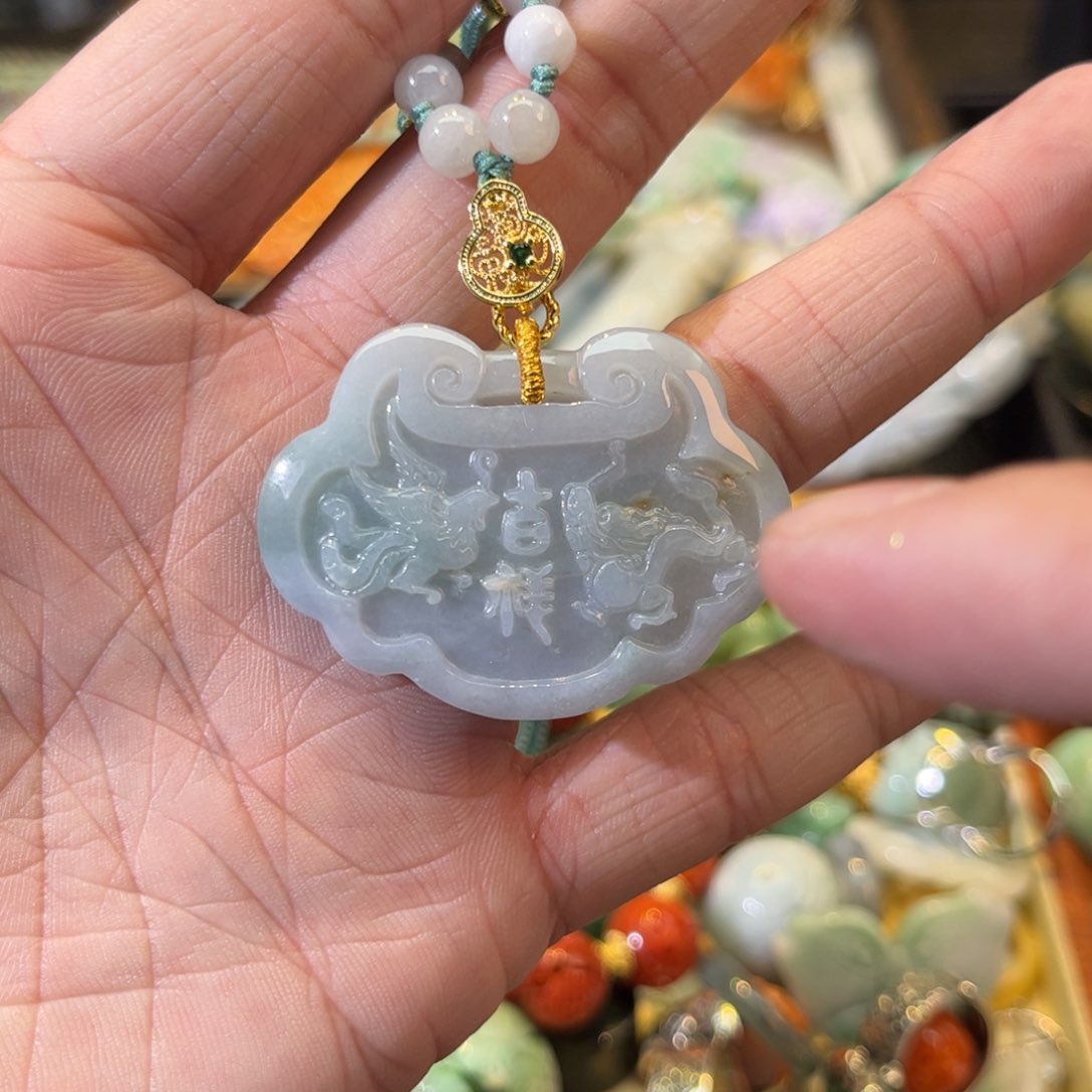 翡翠颈饰未镶嵌翡翠颈饰未镶嵌