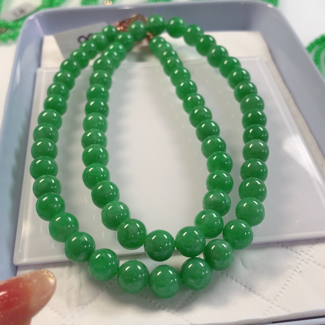 布***托翡翠未镶嵌颈饰项链