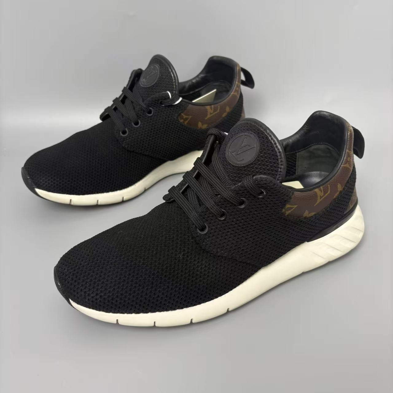 95新 LouisVuitton/路易威登 黑棕印花网面舒适运动鞋42欧码jx423