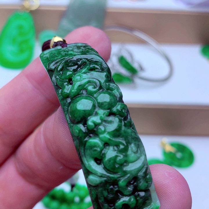 翡翠未镶嵌吊坠(不含链)