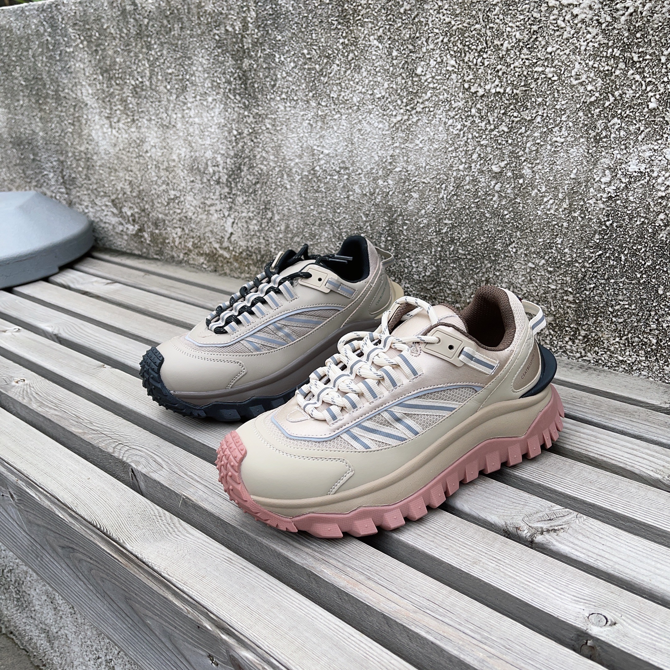 2025年秋季新款户外鞋登山鞋舒适厚底休闲鞋百搭跑步鞋运动鞋女鞋