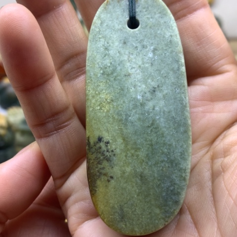 【闪购商品】未镶嵌岫岩河磨玉（透闪石质玉）挂件