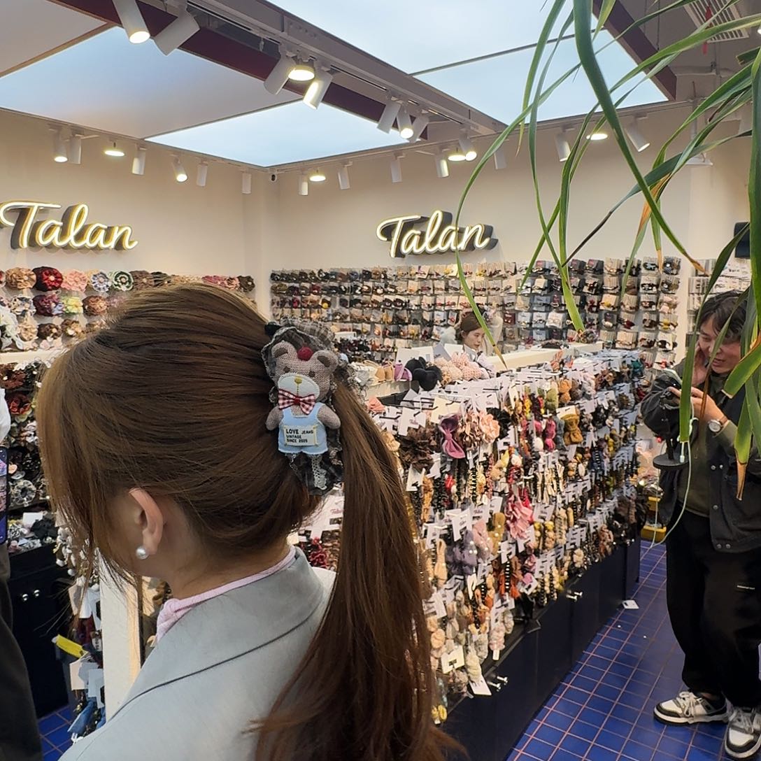 布艺非金属小熊香蕉夹