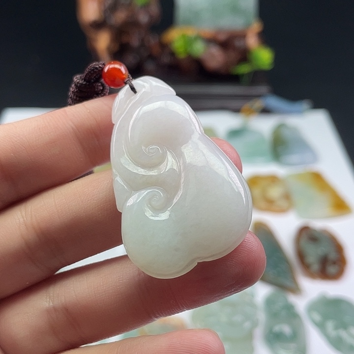 翡翠未镶嵌颈饰吊坠