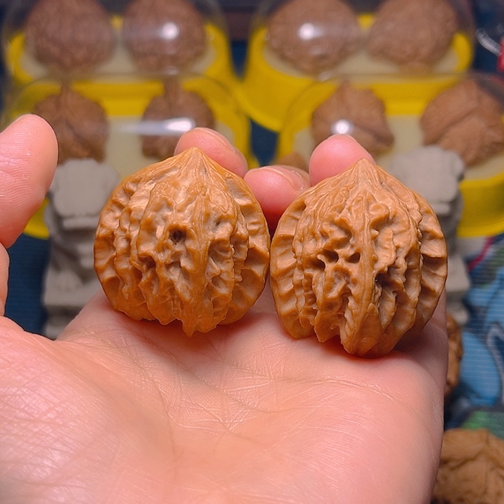 文玩核桃吊坠曹大龙