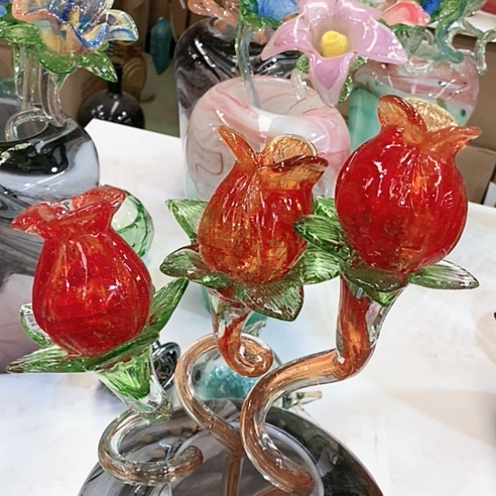 琉璃花瓶高45厘米宽9厘米