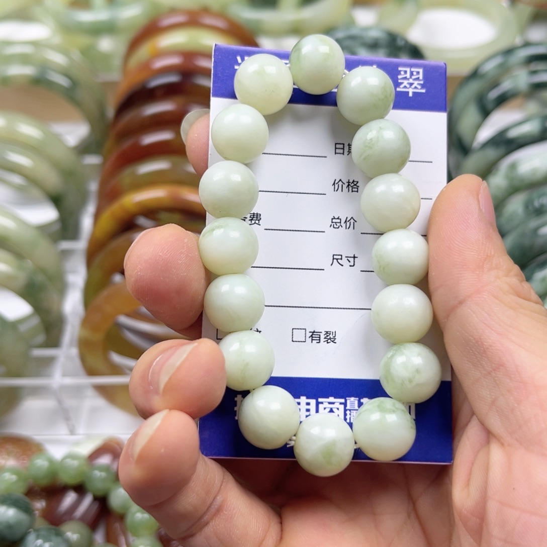 透闪石-蛇纹石玉手镯未镶嵌