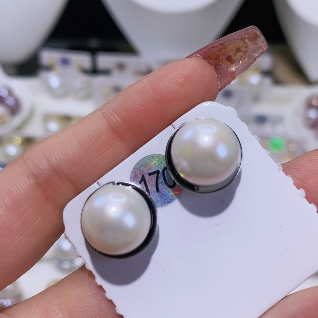 淡水珍珠耳饰未镶嵌