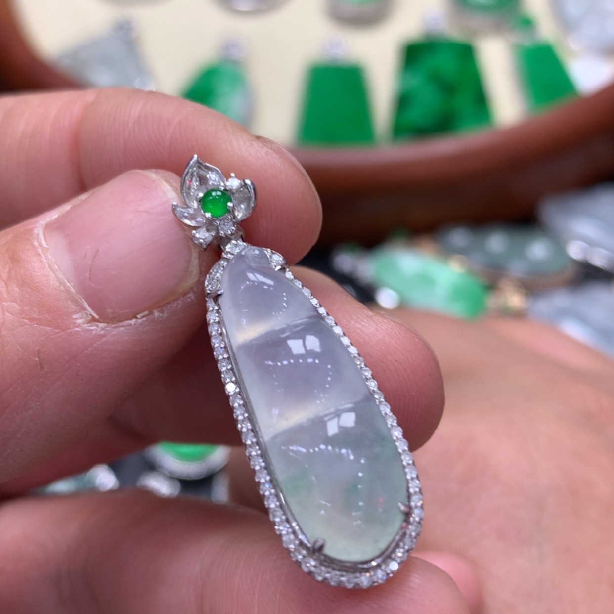 【闪购商品】翡翠颈饰18K金镶嵌豆子