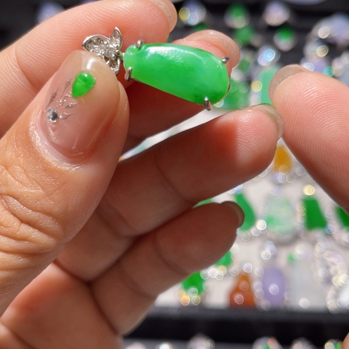 颈饰银S925镶嵌翡翠