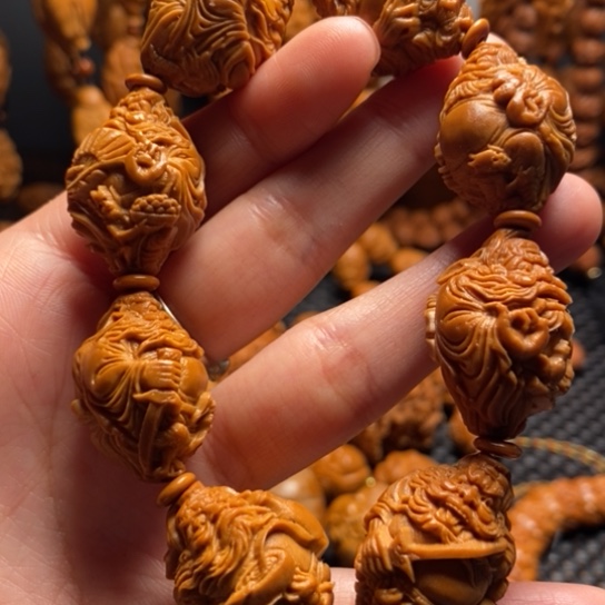 橄榄核吊坠整身钟馗