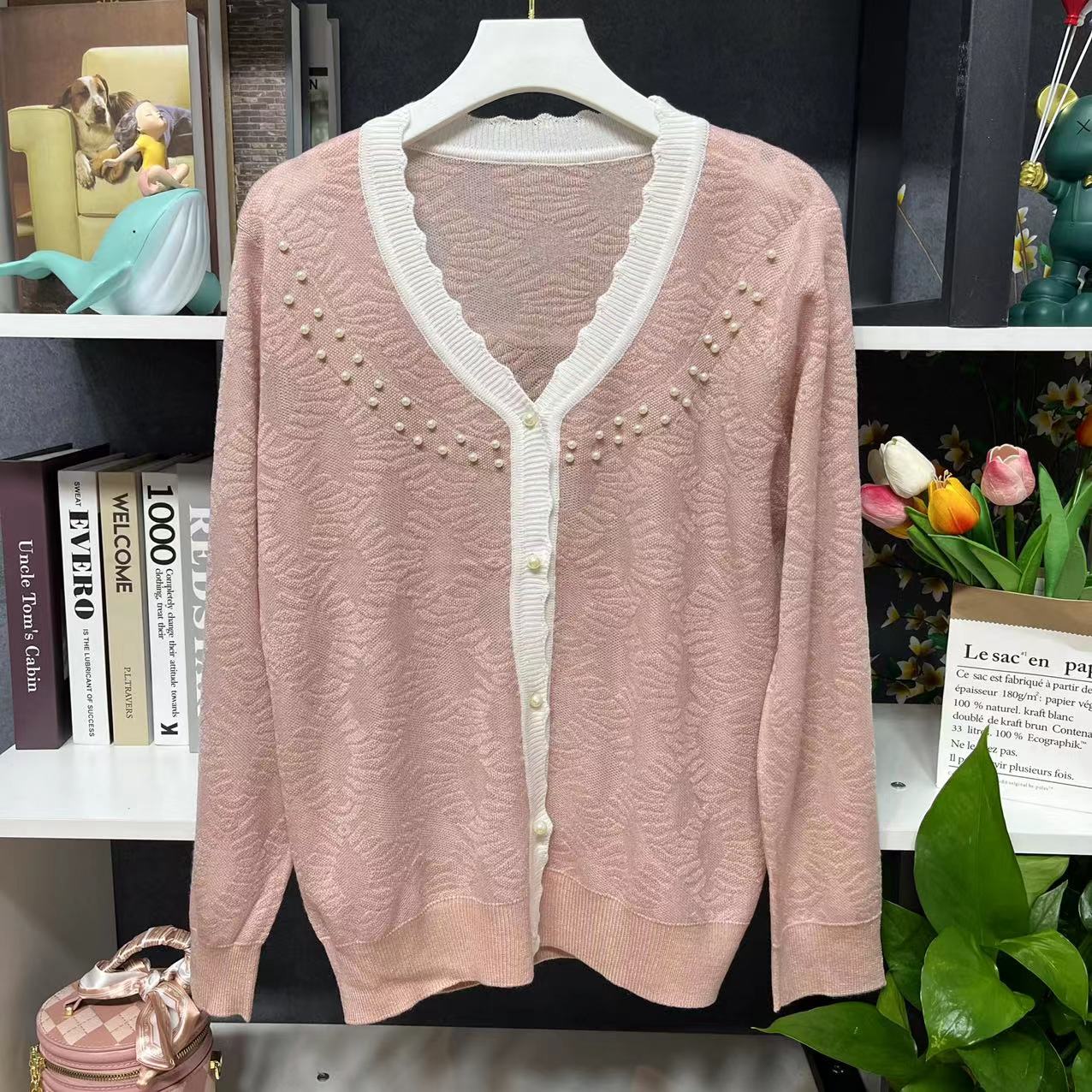 Y511【春季新款】粉色V领珠子排扣立体纹理百搭开衫