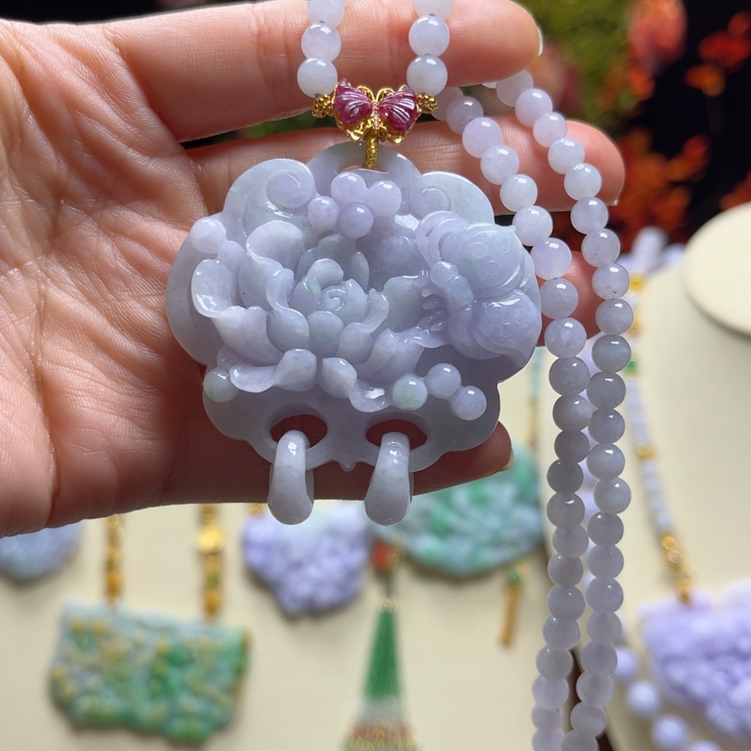 翡翠颈饰未镶嵌天然翡翠