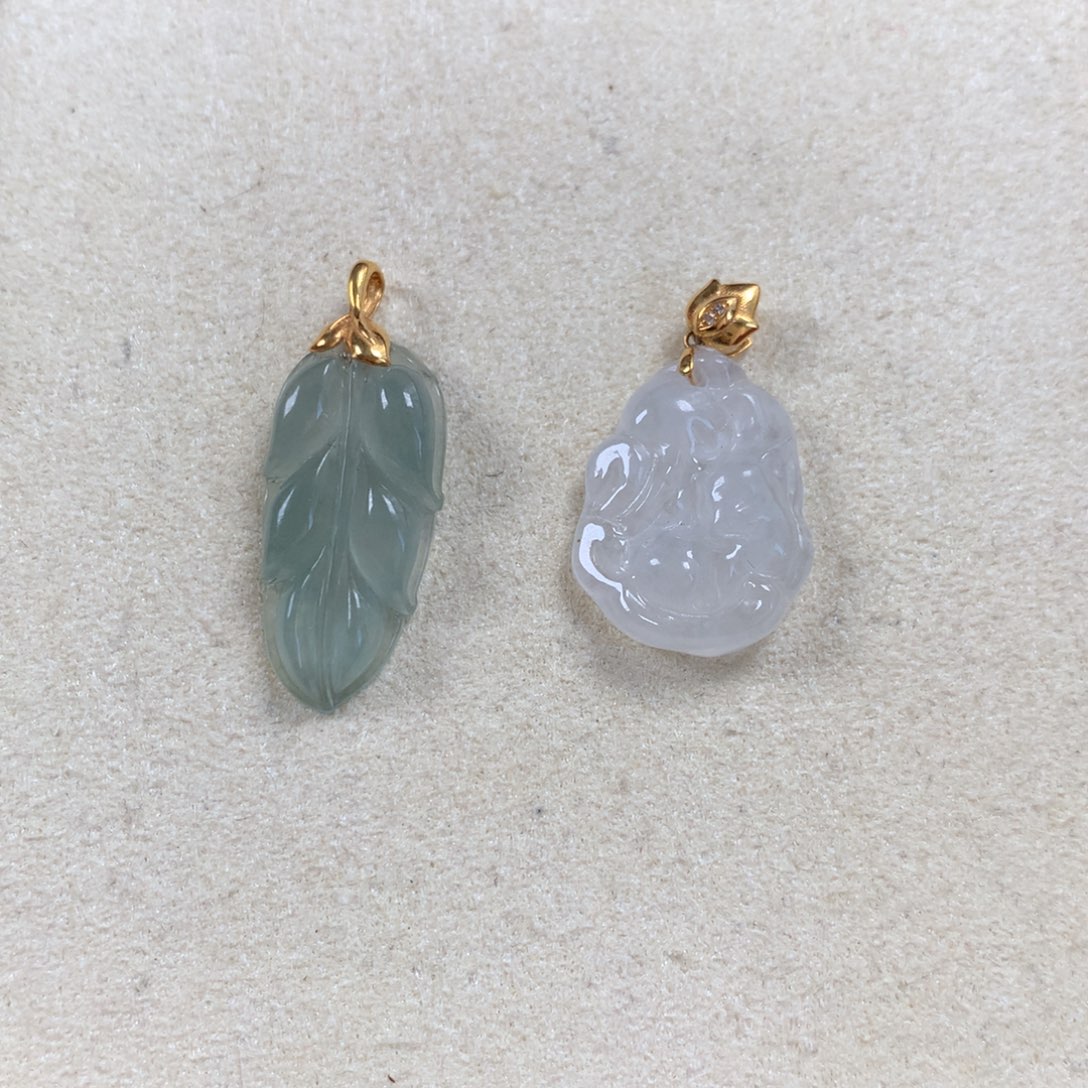 翡翠18K金镶嵌颈饰叶狐