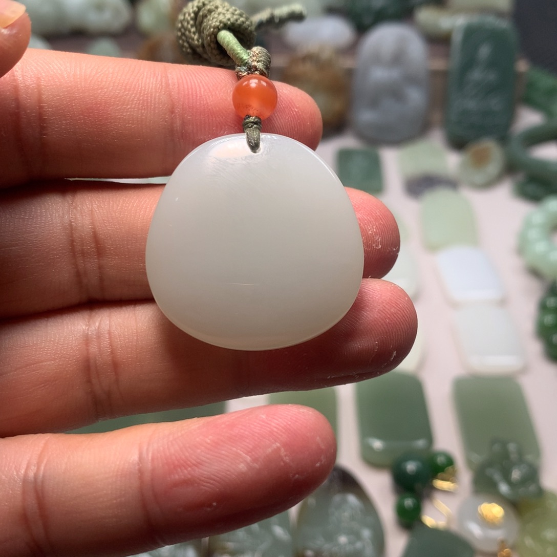 和田玉未镶嵌颈饰