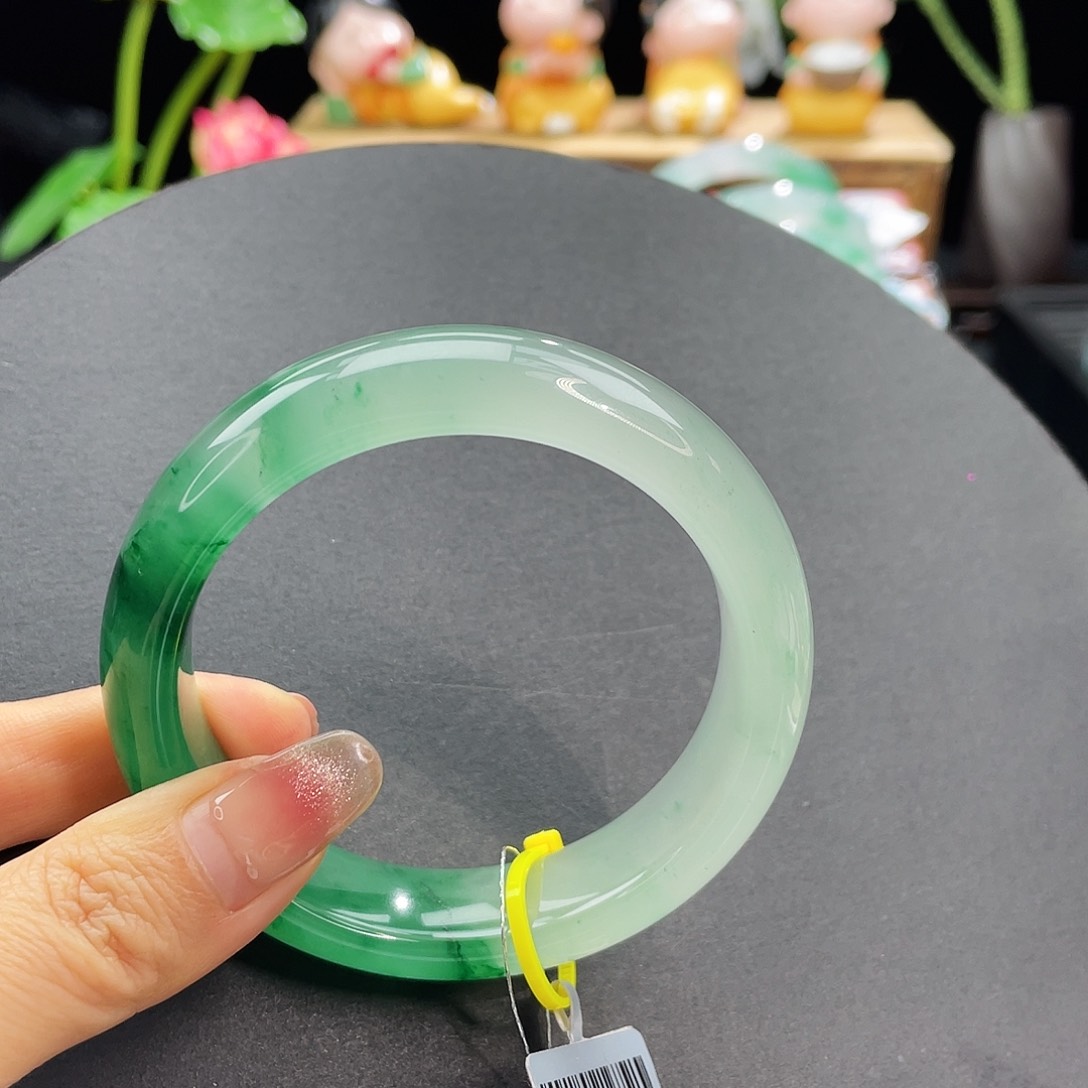 石英质玉手镯未镶嵌57佳