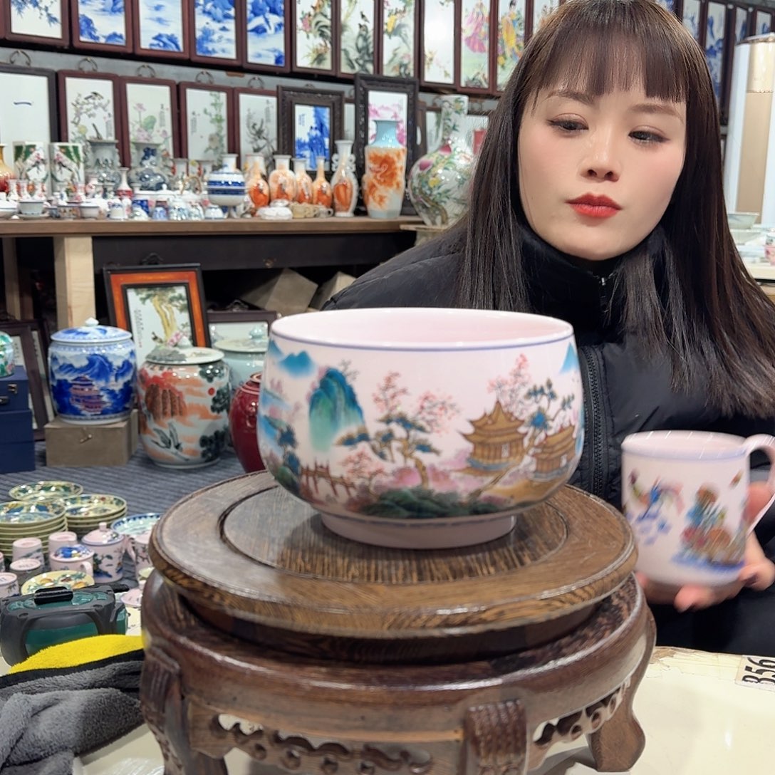 摆件瓷//////景德镇陶瓷瓷器。