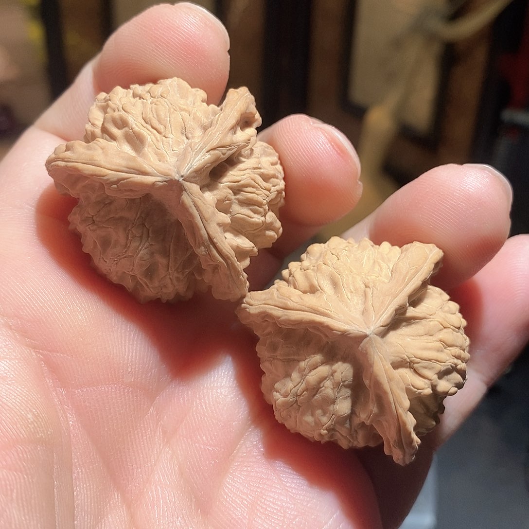 文玩核桃把件36盘山三棱全品