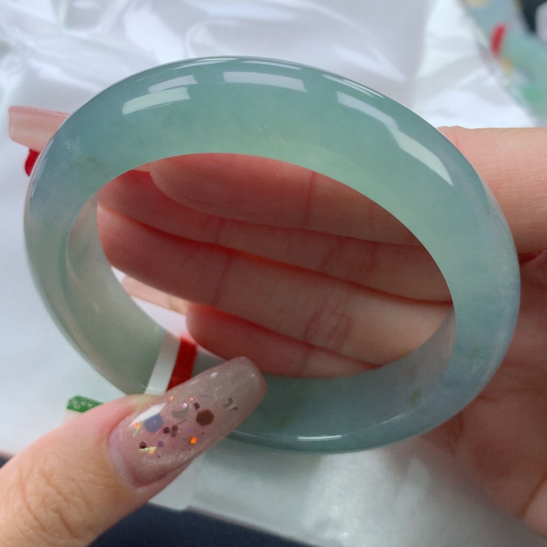 翡翠手镯未镶嵌5556正圈