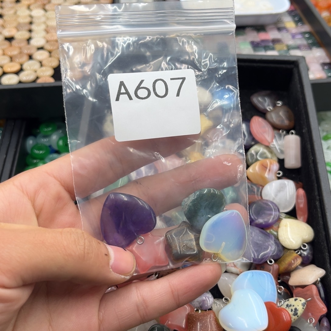 淡***色玛瑙/玉髓合金颈饰