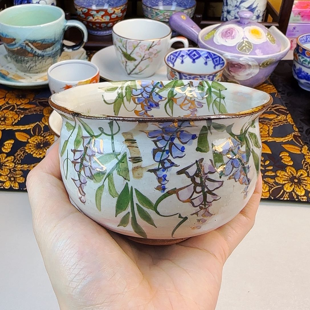 他家茶具瓷器真美！