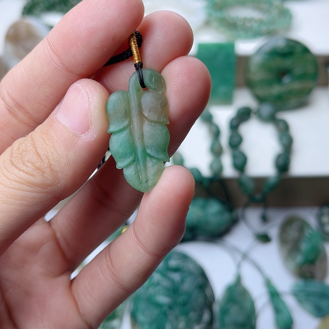 独山玉磨砂挂件未镶嵌