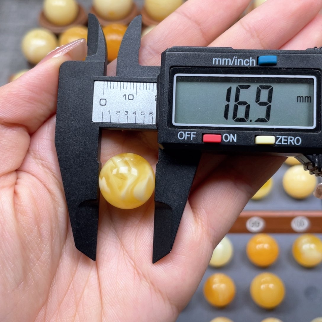 琥珀珠宝奇石未镶嵌樂