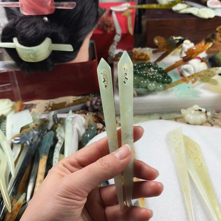 蛇纹石玉发饰合金