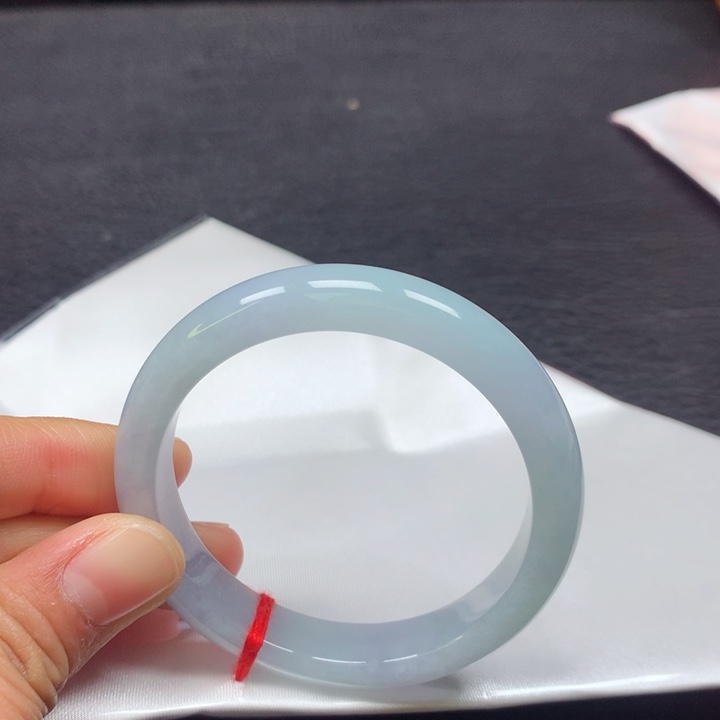 翡翠手镯未镶嵌52圈