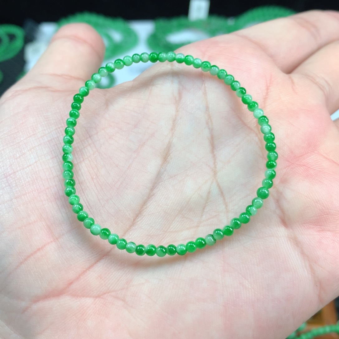 翡翠手链未镶嵌翡翠