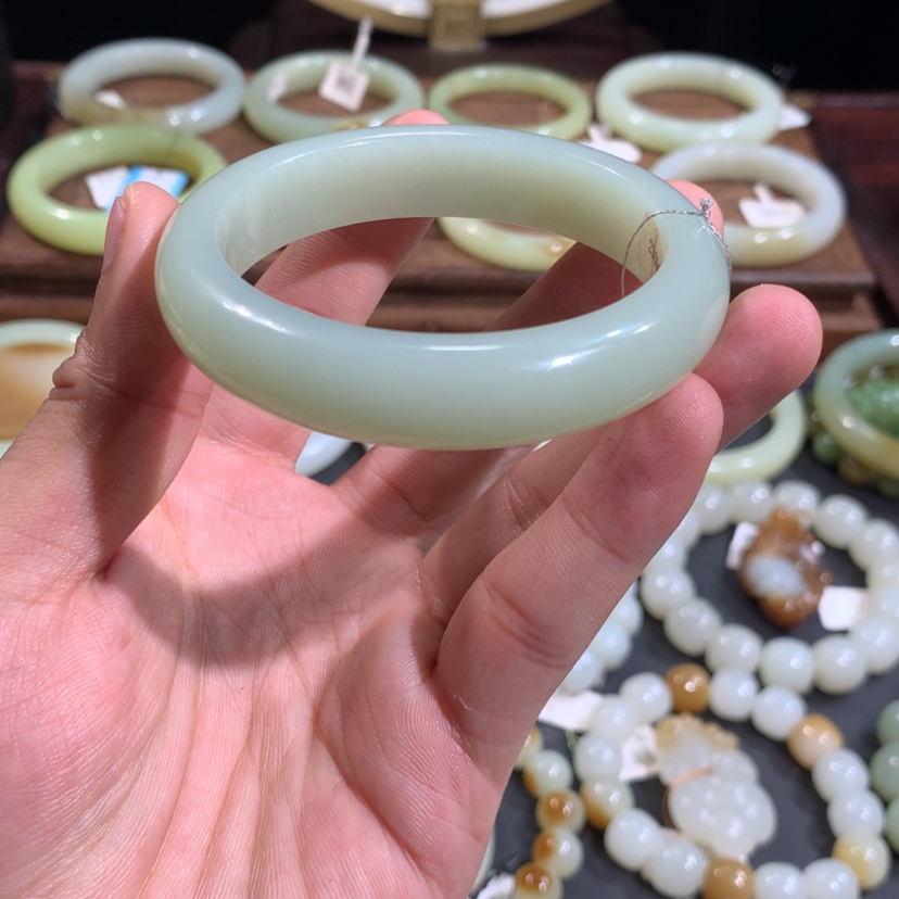 【闪购商品】和田玉手镯未镶嵌新疆且末近矿青白蓝调手镯