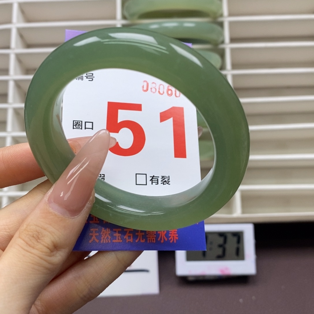 未镶嵌蛇纹石玉手镯