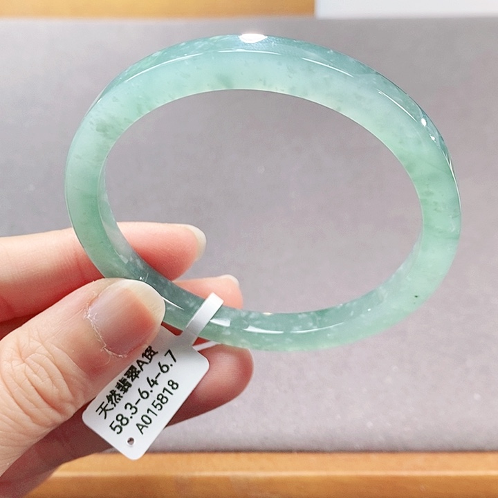 【闪购商品】翡翠手镯（圆镯）未镶嵌