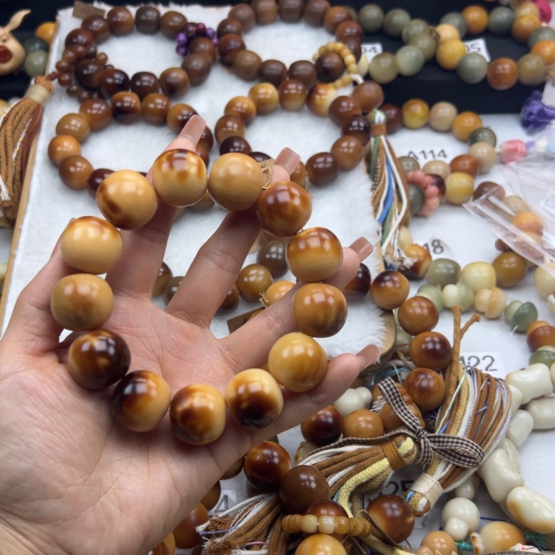 白玉菩提吊坠微瑕22