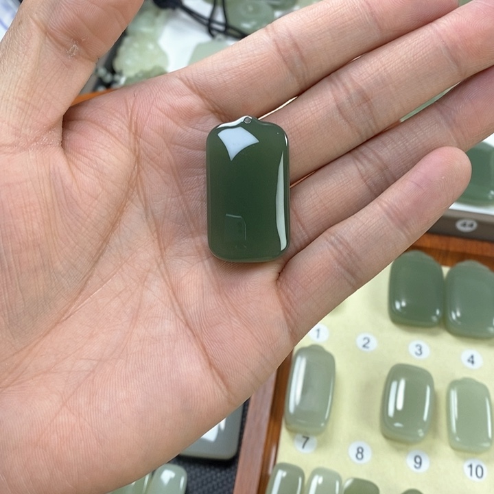 和田玉颈饰未镶嵌浪*沙