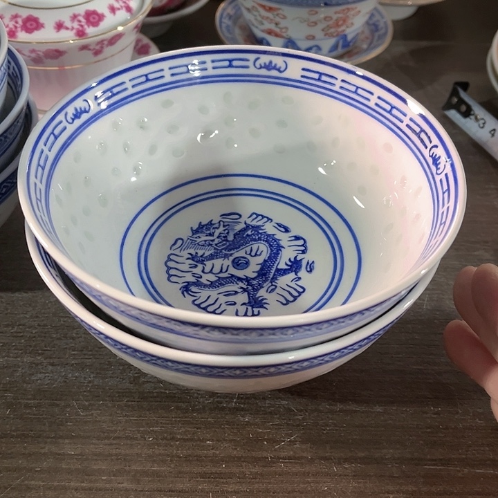 瓷片///////直径15厘米。2个。