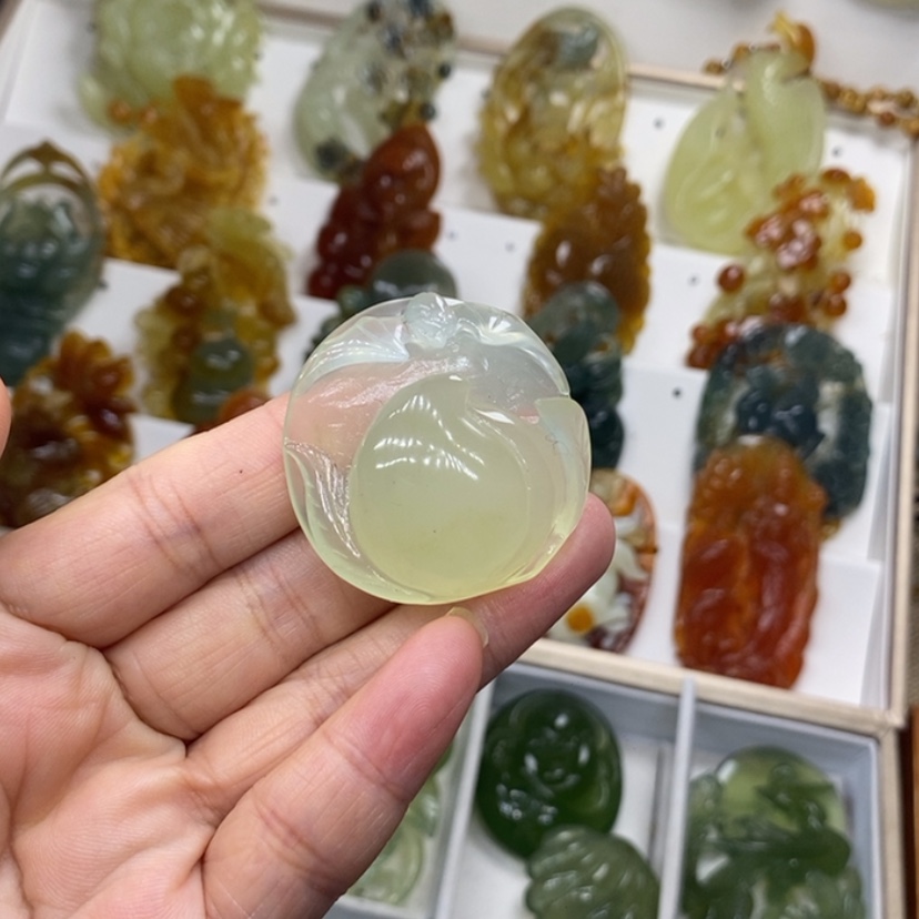 【闪购商品】未镶嵌蛇纹石玉颈饰