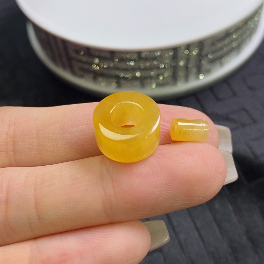 颈饰未镶嵌翡翠黄翡路路通