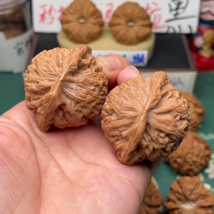 【闪购商品】文玩核桃吊坠45全品宫灯