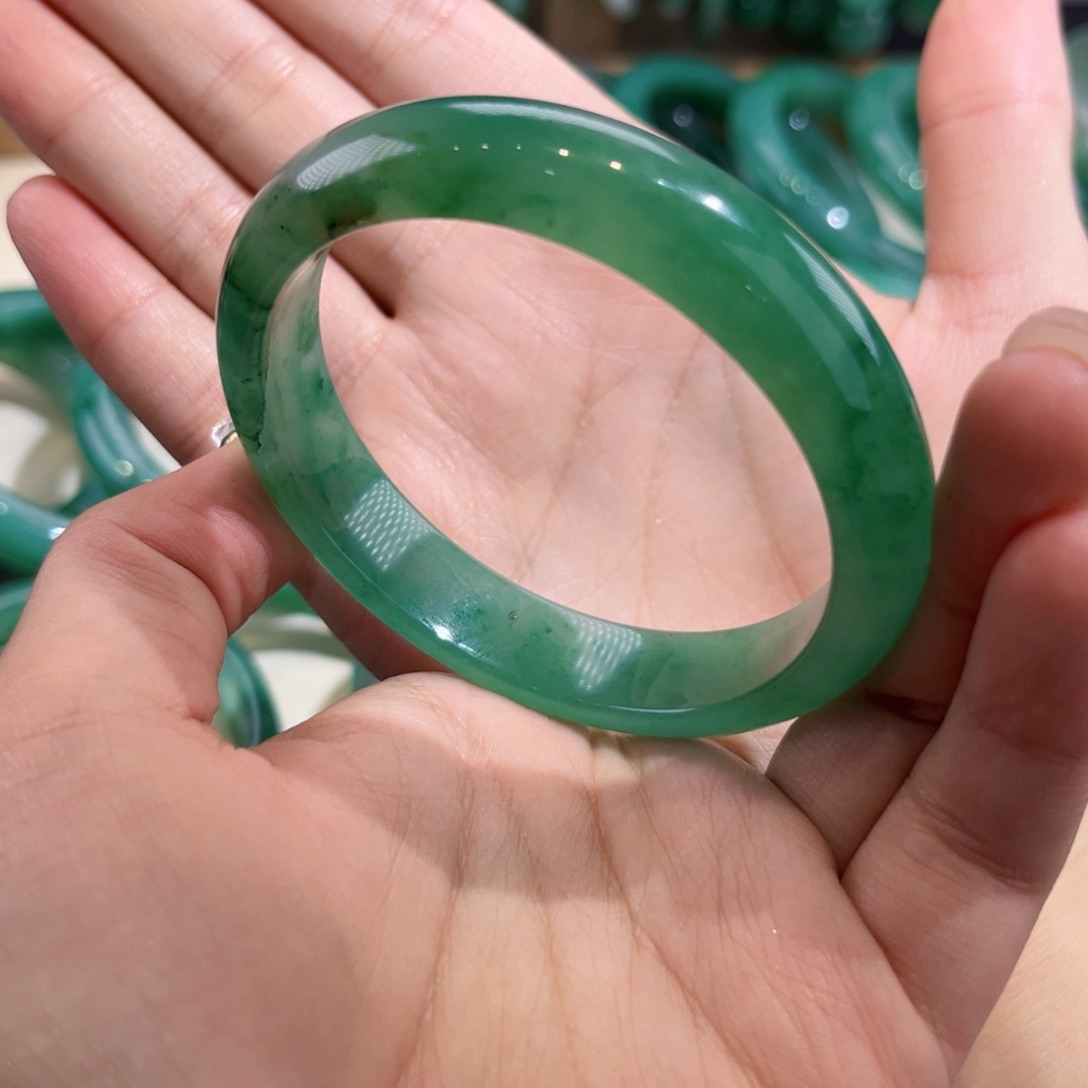 石英质玉手镯未镶嵌dghkk