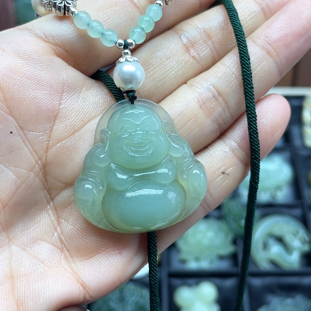 蛇纹石玉未镶嵌颈饰