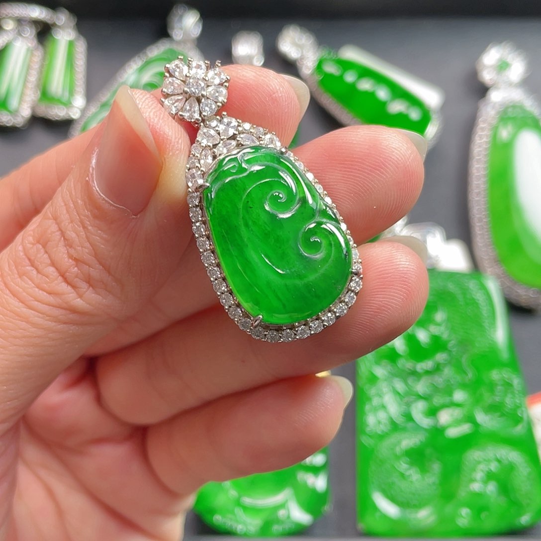 吊坠(不含链)未镶嵌翡翠