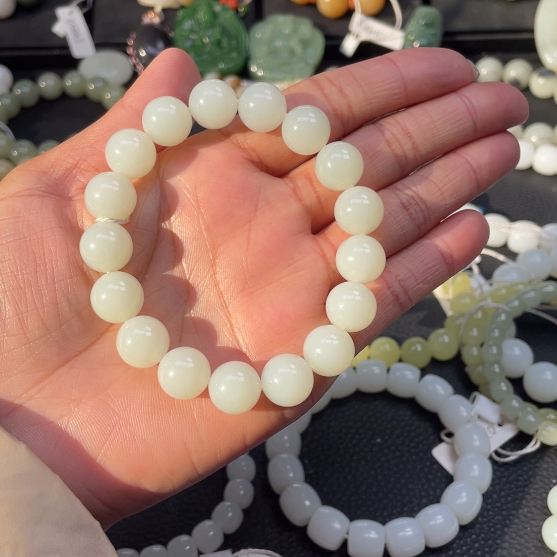 末***氵和田玉未镶嵌手链